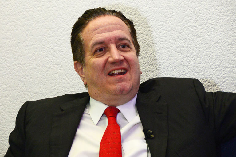 Fotografía del Dr. Gerardo Hierro Molina